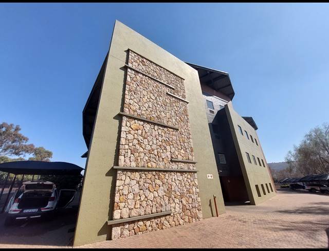 125M² OFFICE TO LET IN BEDFORDVIEW